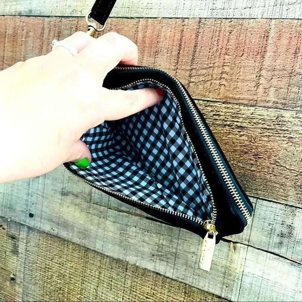 NWT Scout Kelly Velvet Wristlet